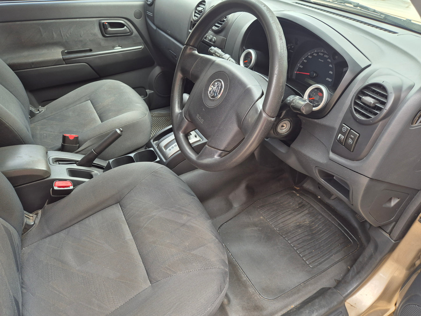 RC Colorado/RA Rodeo/D-max Cluster Surround Gauge Mount